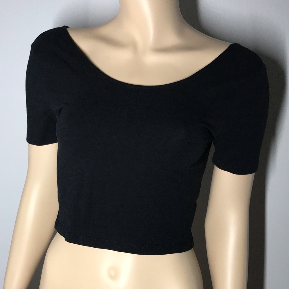 🖤 Black Crop Top